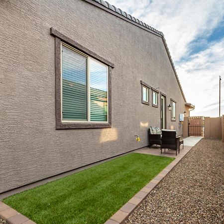 At Your Service - Modern Amenities, Urban Location, Sophisticated Style Phoenix Exterior photo