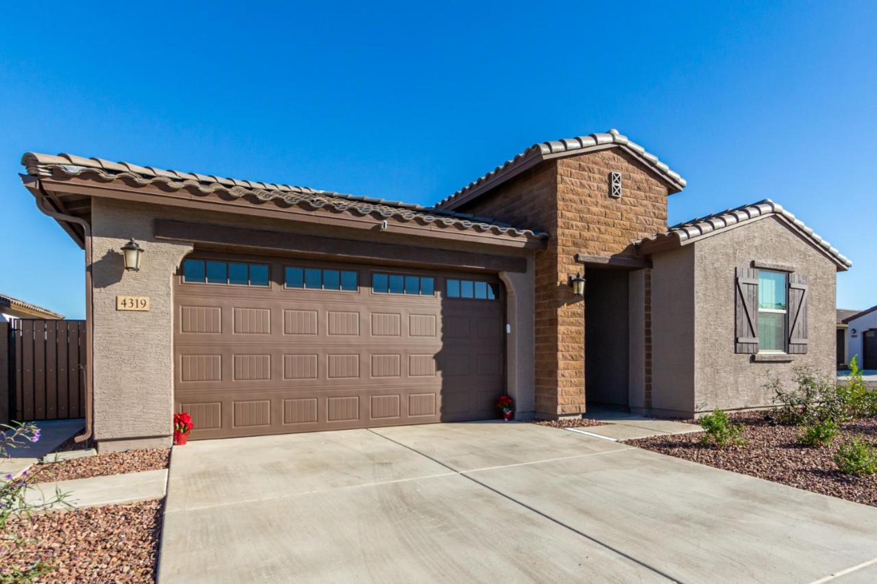 At Your Service - Modern Amenities, Urban Location, Sophisticated Style Phoenix Exterior photo